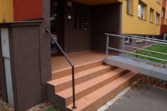 Opravy, regenerace, čistění